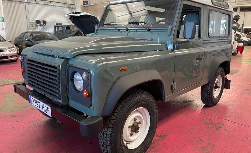 Land Rover Defender 90 S