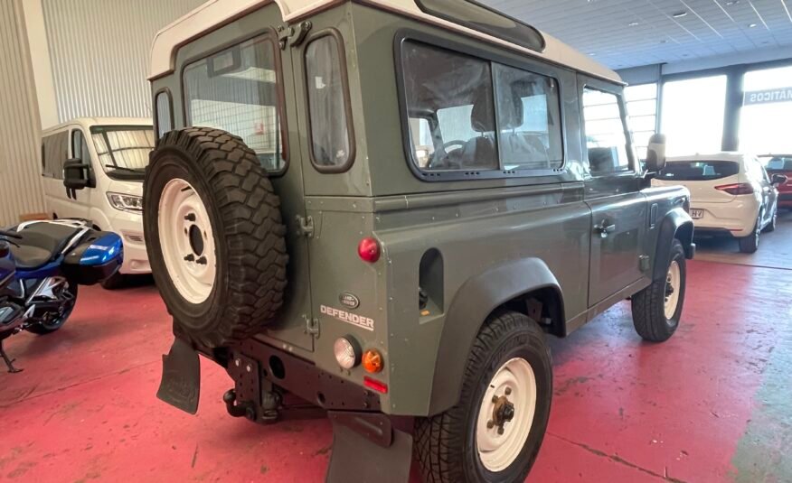 Land Rover Defender 90 S