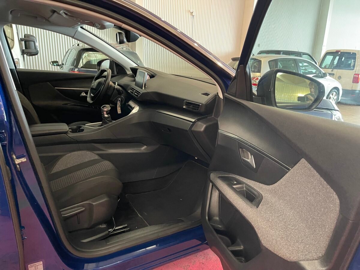 PEUGEOT 3008 1.5Hdi Active