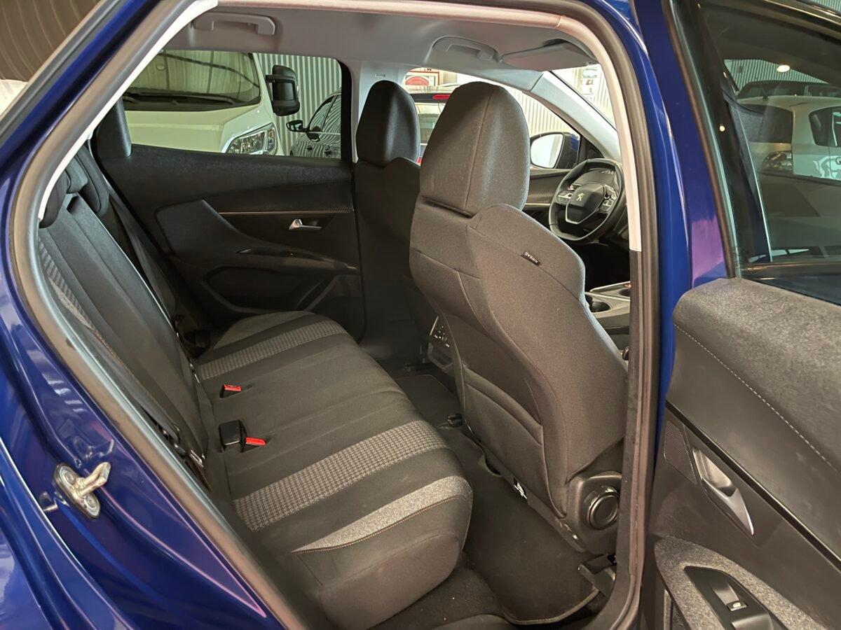 PEUGEOT 3008 1.5Hdi Active