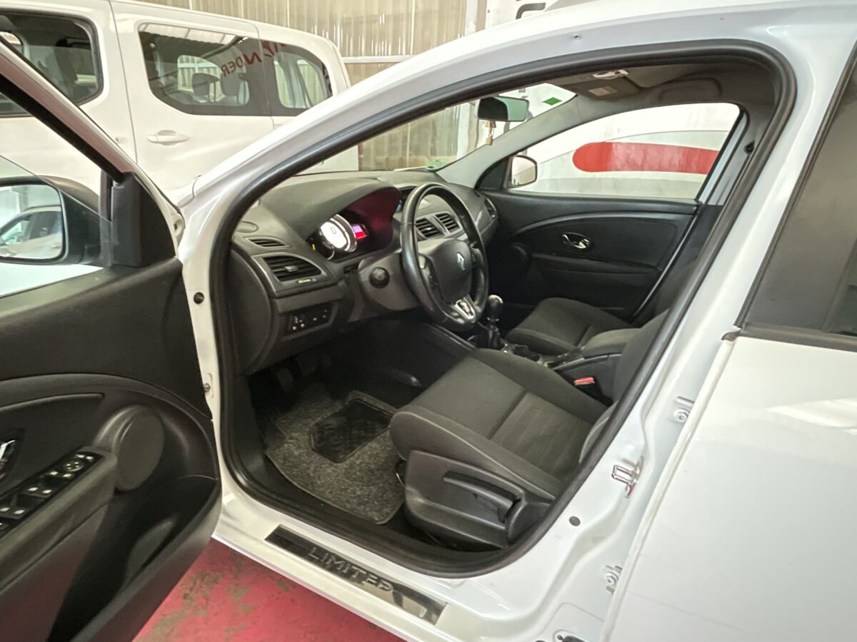 RENAULT Megane 1.2 Tce Sport Tourer
