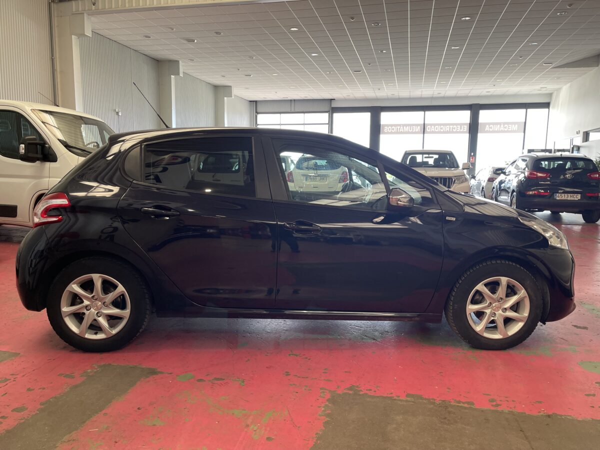 PEUGEOT 208 1.6Hdi Style
