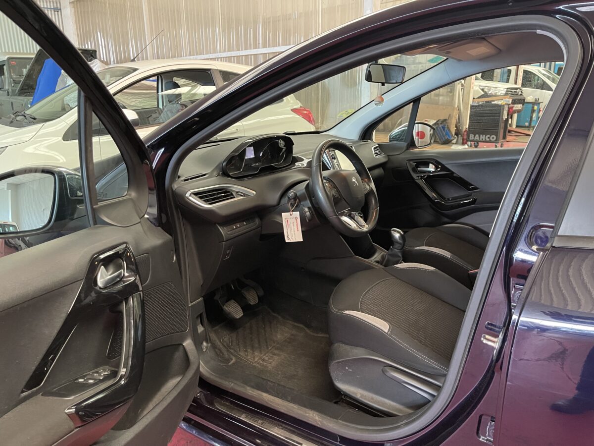 PEUGEOT 208 1.6Hdi Style