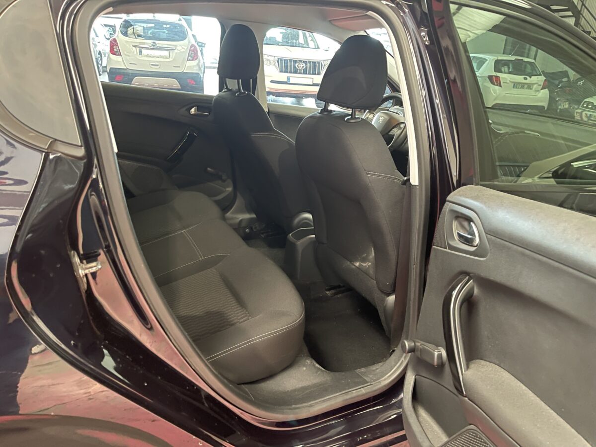 PEUGEOT 208 1.6Hdi Style
