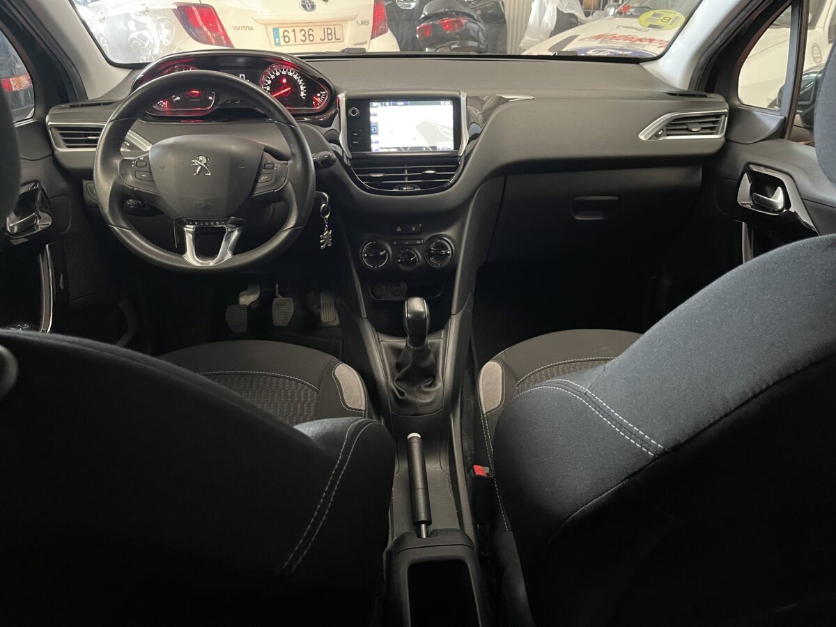PEUGEOT 208 1.6Hdi Style