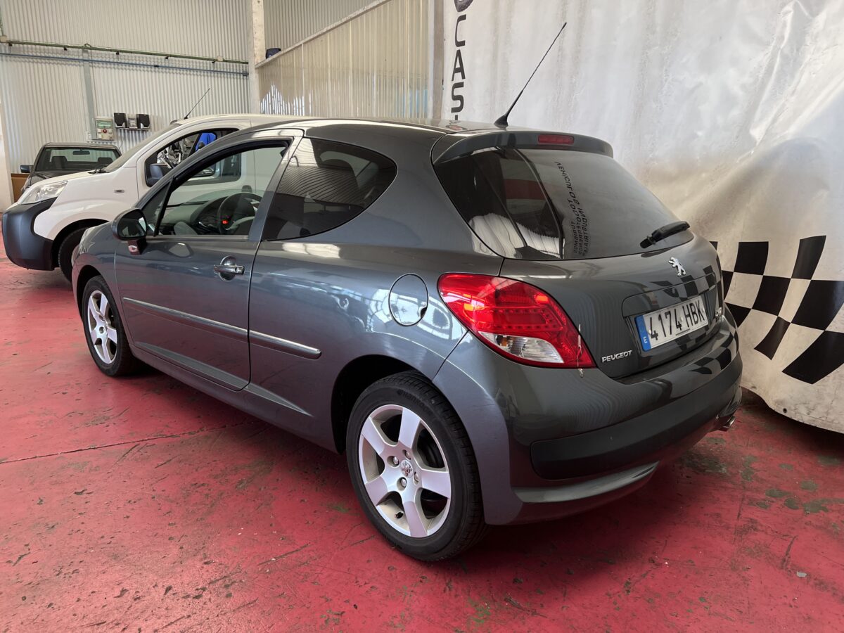 PEUGEOT 1.6Hdi Sport