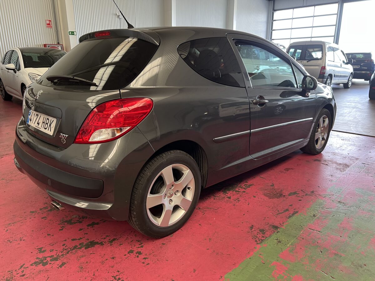 PEUGEOT 1.6Hdi Sport