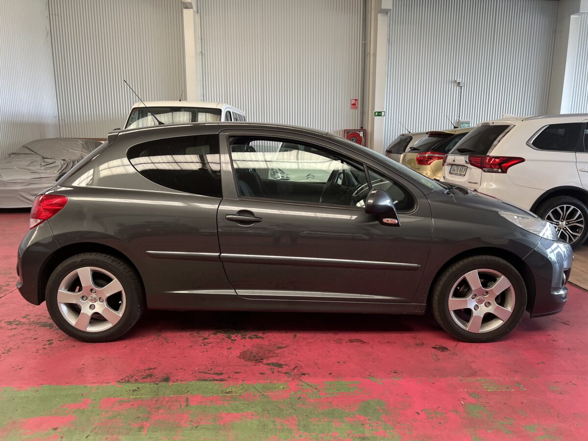 PEUGEOT 1.6Hdi Sport