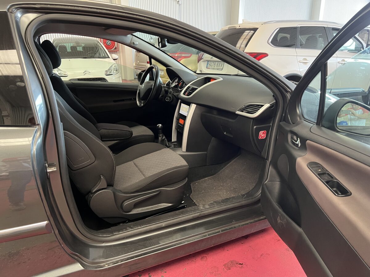 PEUGEOT 1.6Hdi Sport