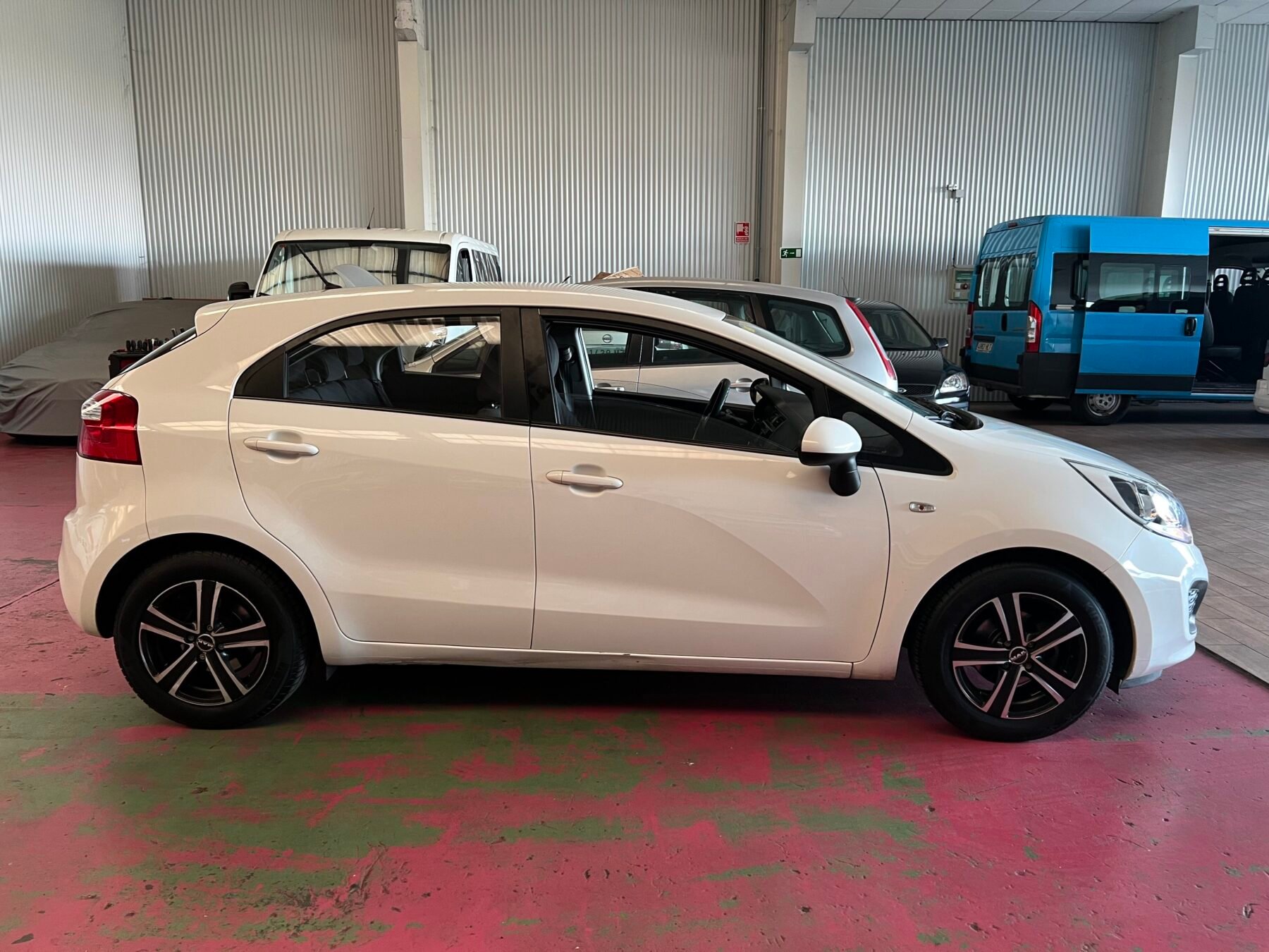 KIA Rio 1.2 CVVT Concept 