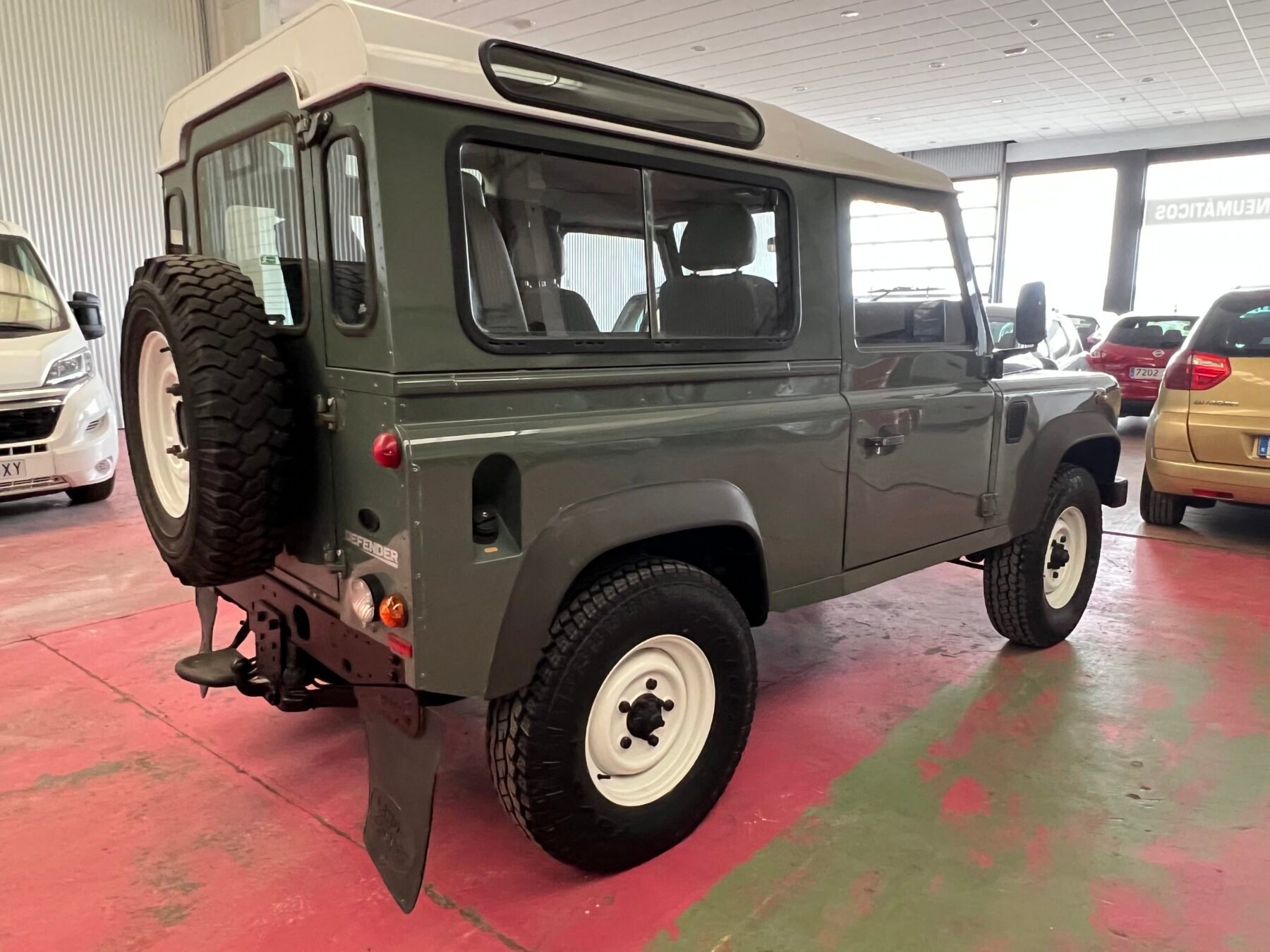 LAND-ROVER Defender 90 SE