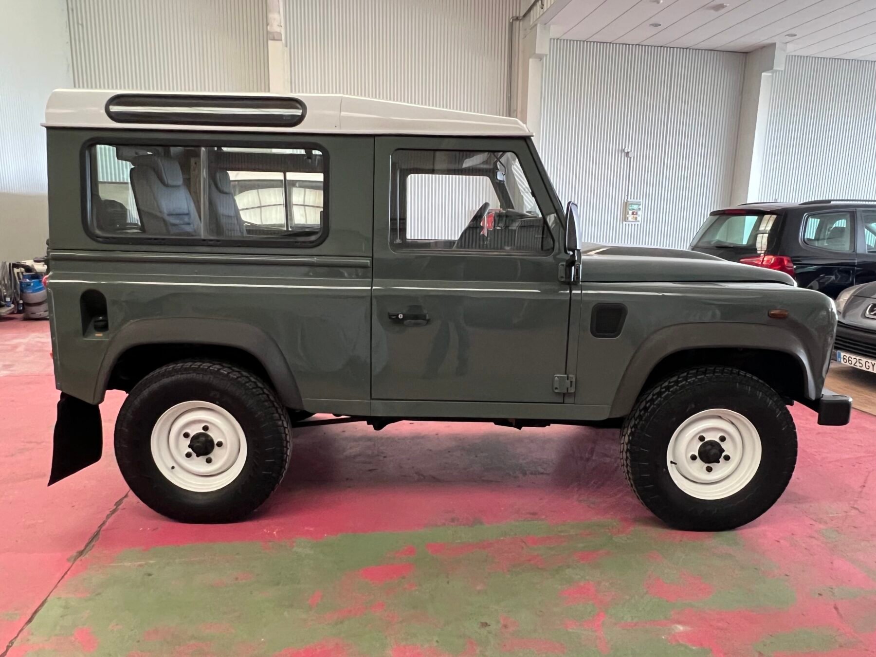 LAND-ROVER Defender 90 SE