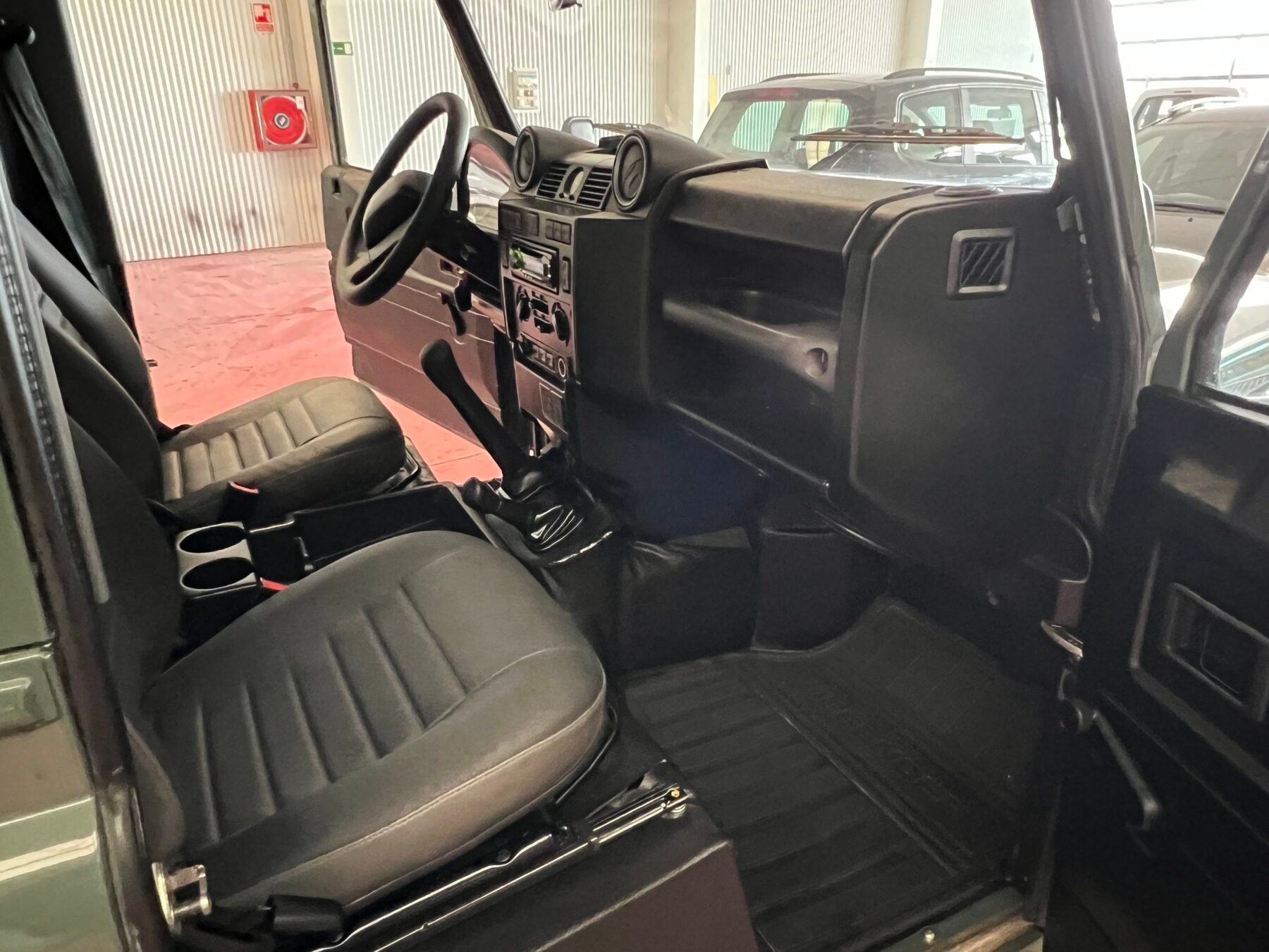 LAND-ROVER Defender 90 SE