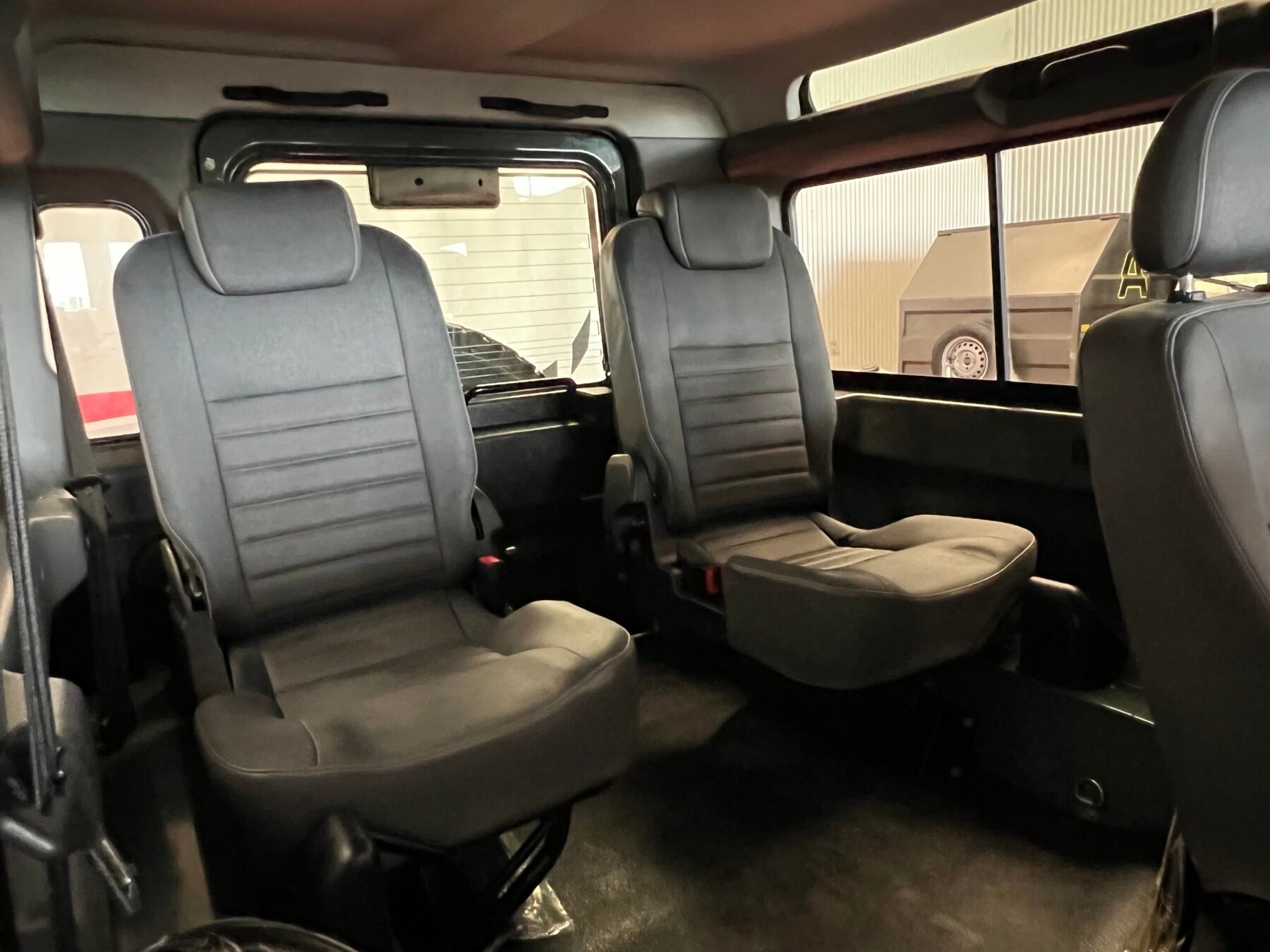 LAND-ROVER Defender 90 SE