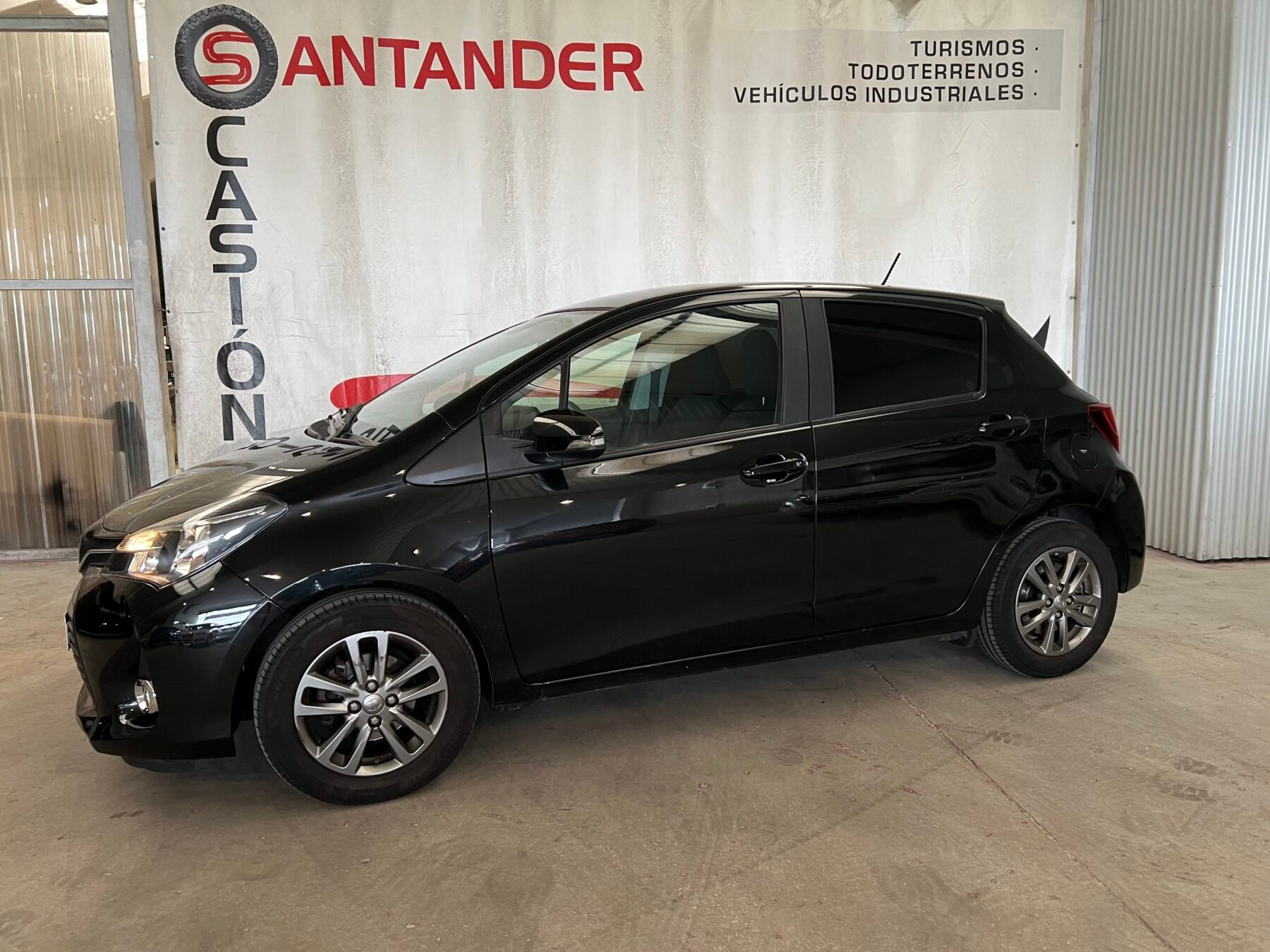 TOYOTA Yaris Active