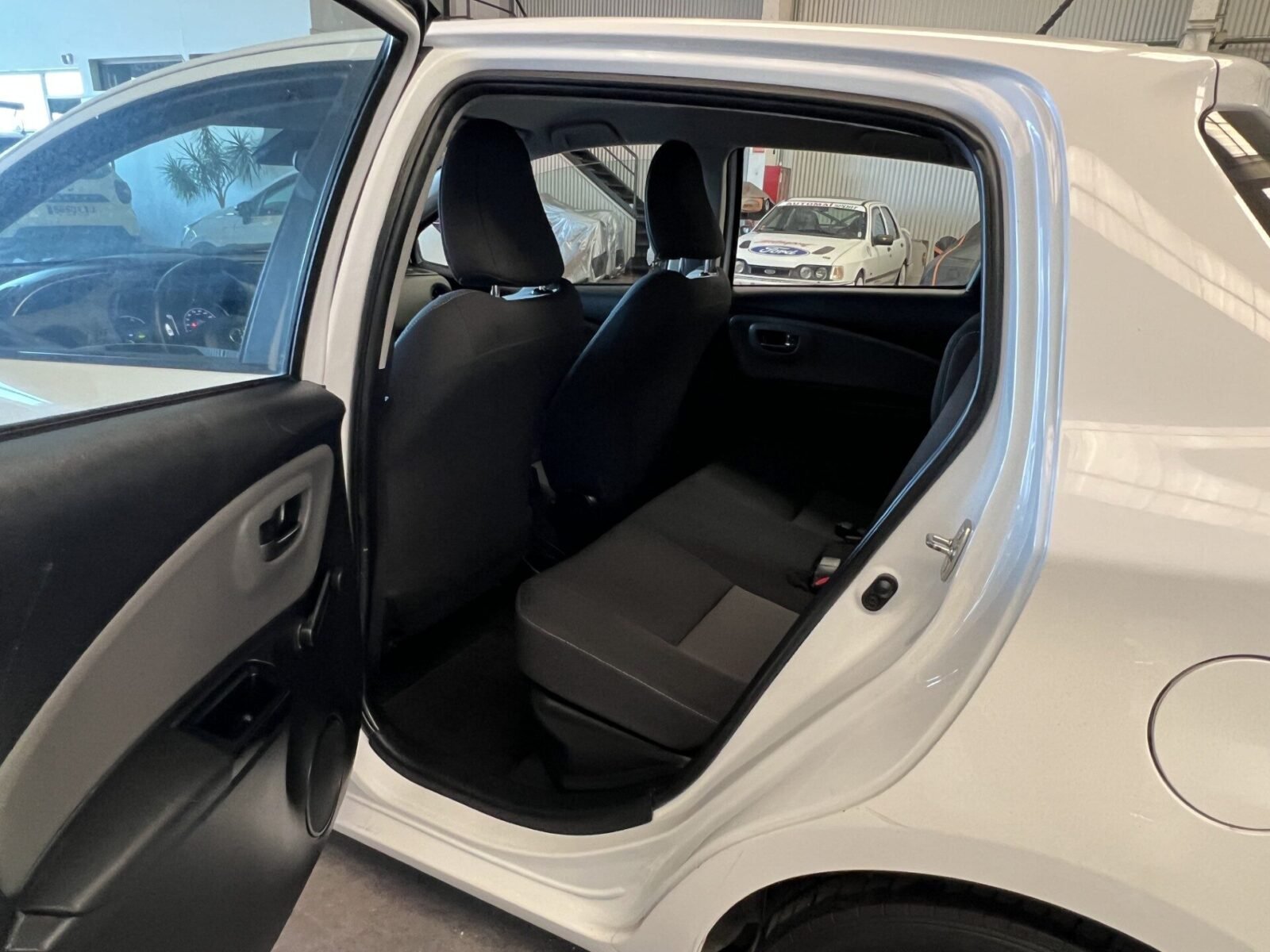 TOYOTA Yaris Hybrid 100 Active