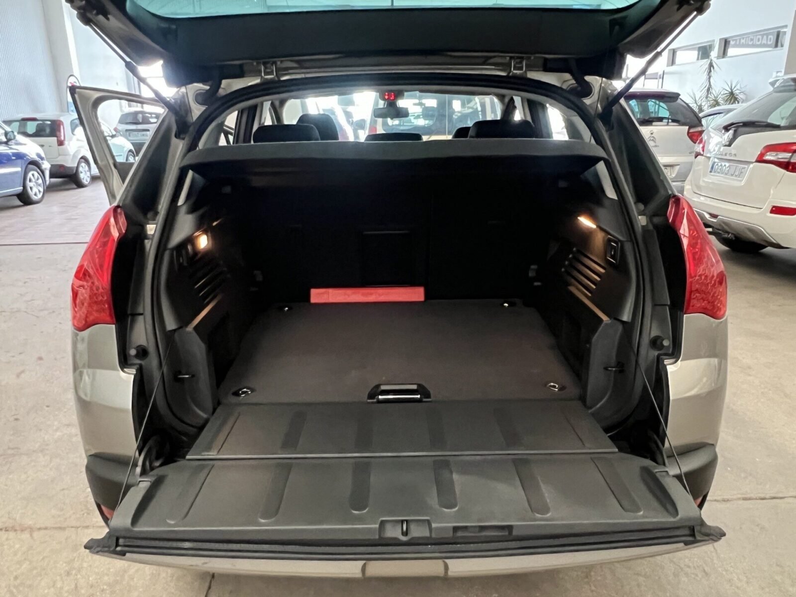 PEUGEOT 3008 1.6Hdi Premiun