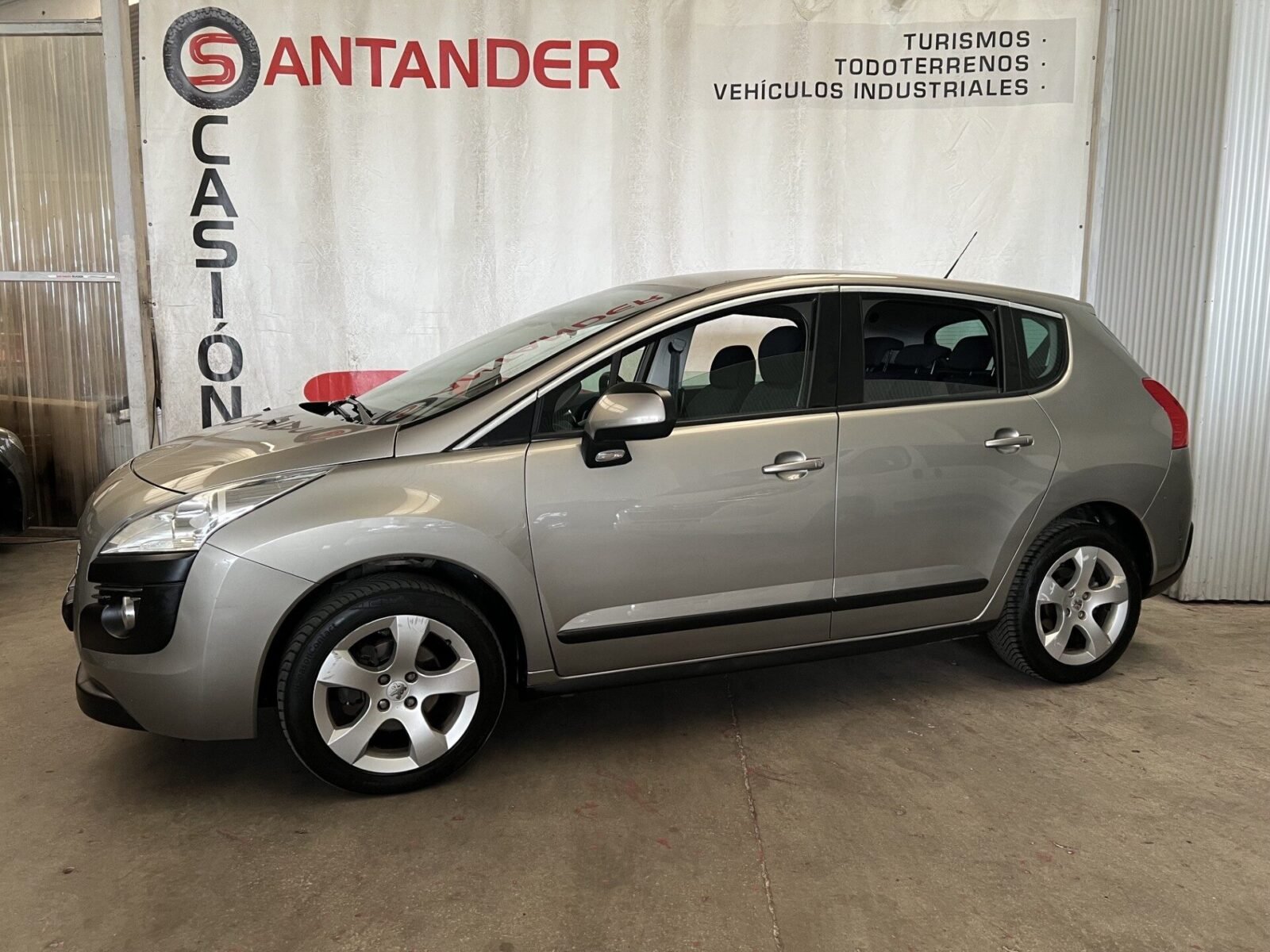 PEUGEOT 3008 1.6Hdi Premiun